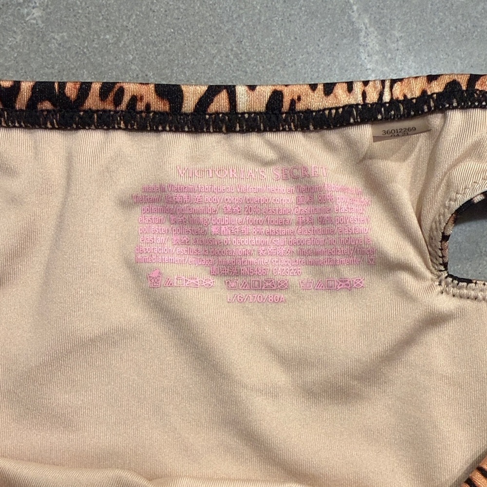 Victoria's Secret Leopard Print Bikini Set 38D and L bottoms - Picture 3 of 6